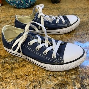 Chuck Taylor All Star Classic Kids Low Top Sneaker Size 2 Navy Converse